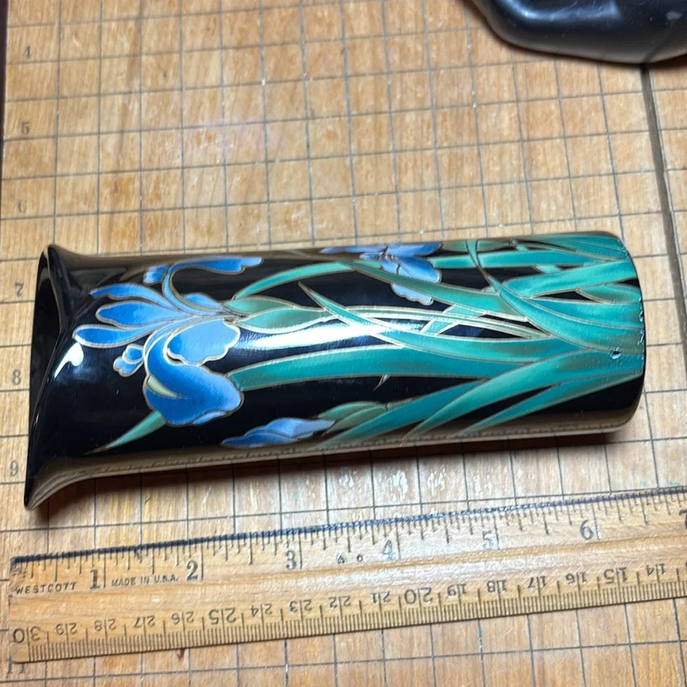 Black Onyx San Francisco Black Ceramic Vase w Blue Iris Design GUC 6”Hx2 5/8”D - Picture 13 of 17